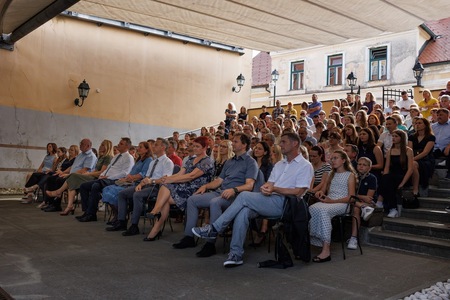 Skupinska fotografija1